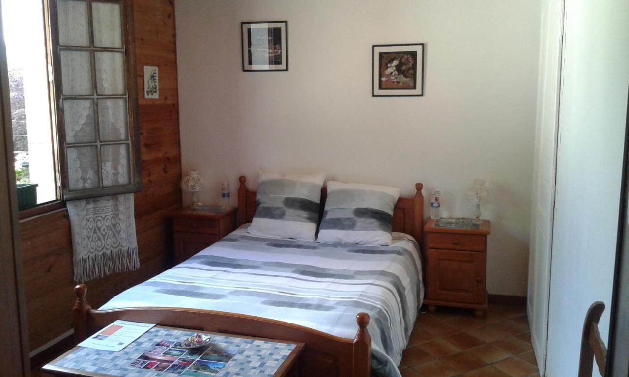 Au Grand Sapin Chambres Chez L'Habitant Henonville Zewnętrze zdjęcie